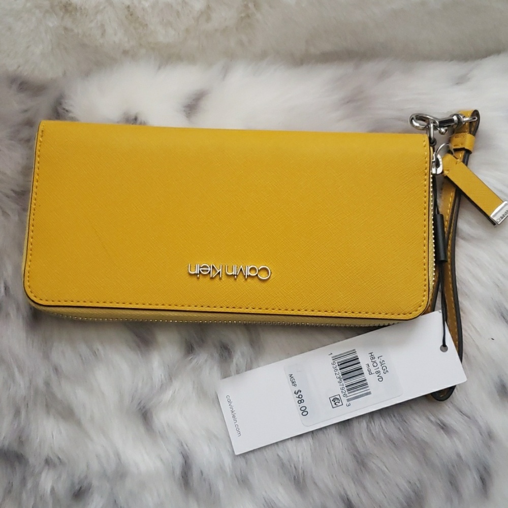 Calvin Klein Saffiano Leather Zip-Around Wallet MS